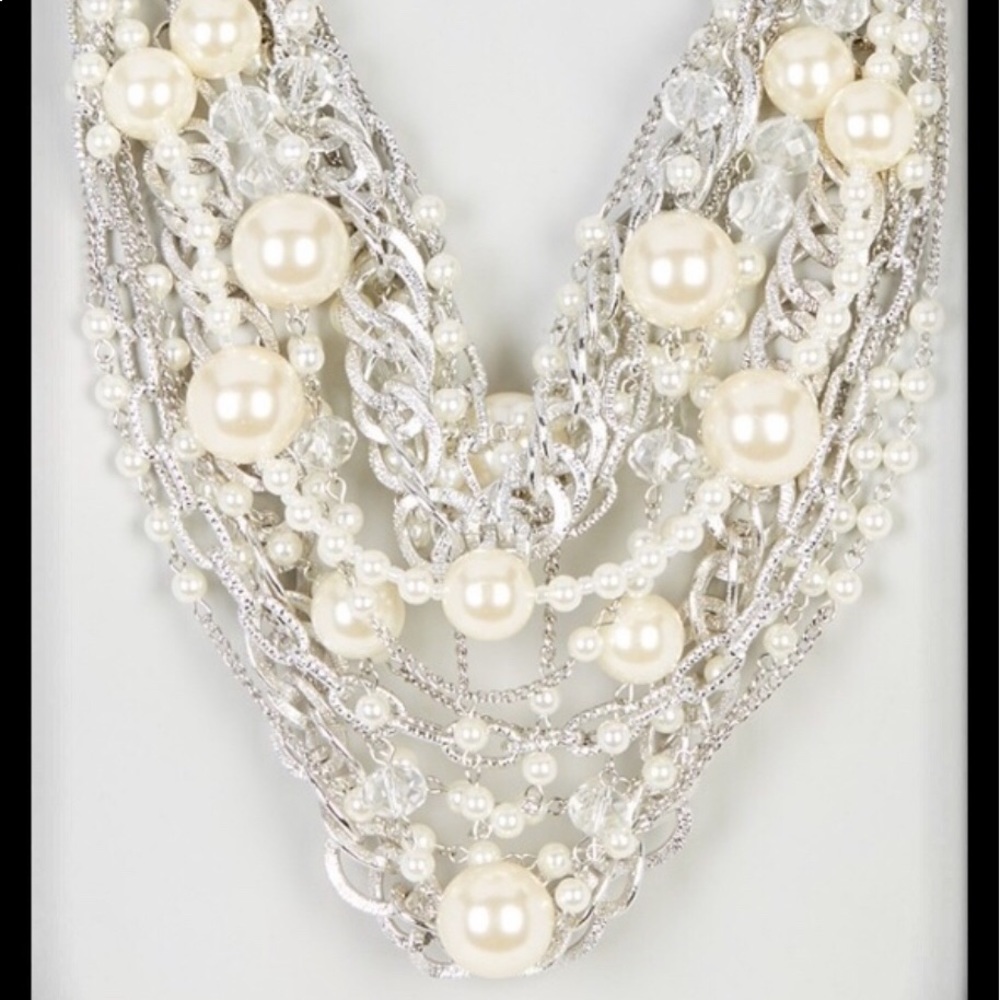 Ladies Pearls and Silver Chain Necklace